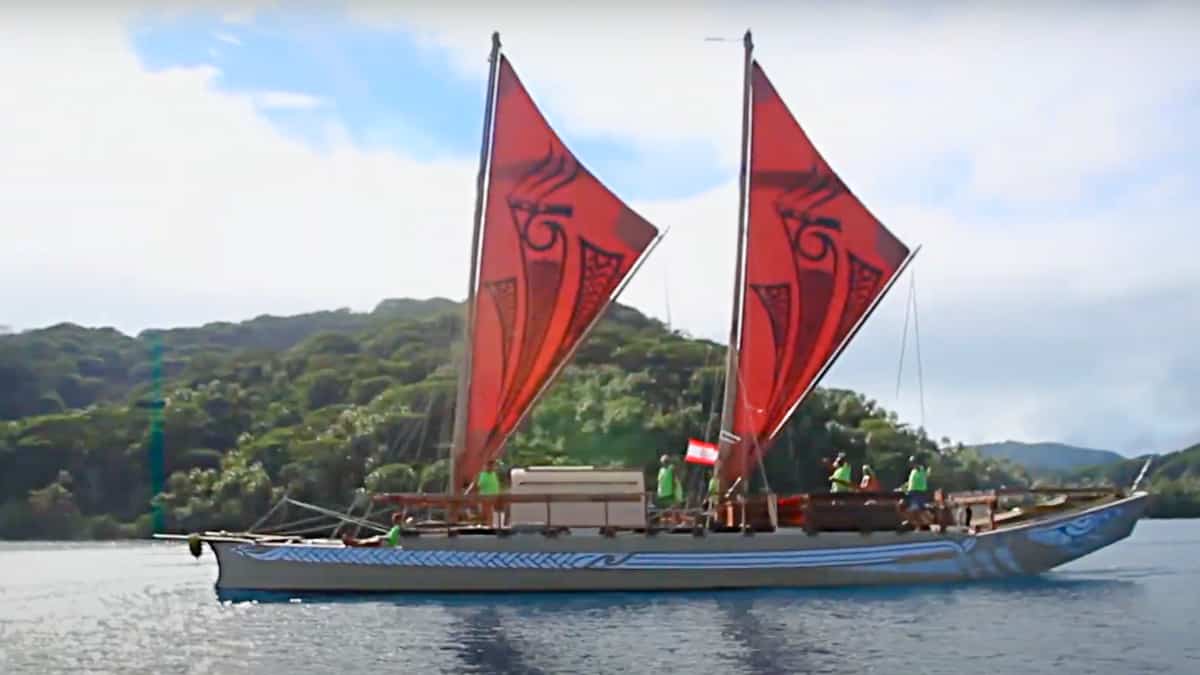La pirogue double Hōkūleʻa a pris la mer ce 3 juin : cap sur la Polynésie pour un voyage historique