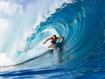 Eimeo Czemak défie Teahupo’o : la vague géante domptée à la rame