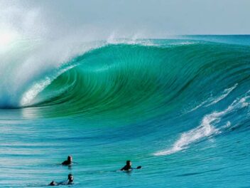 Teahupo’o, la vague sacrée : patrimoine polynésien, défi mondial et enjeux des JO 2024