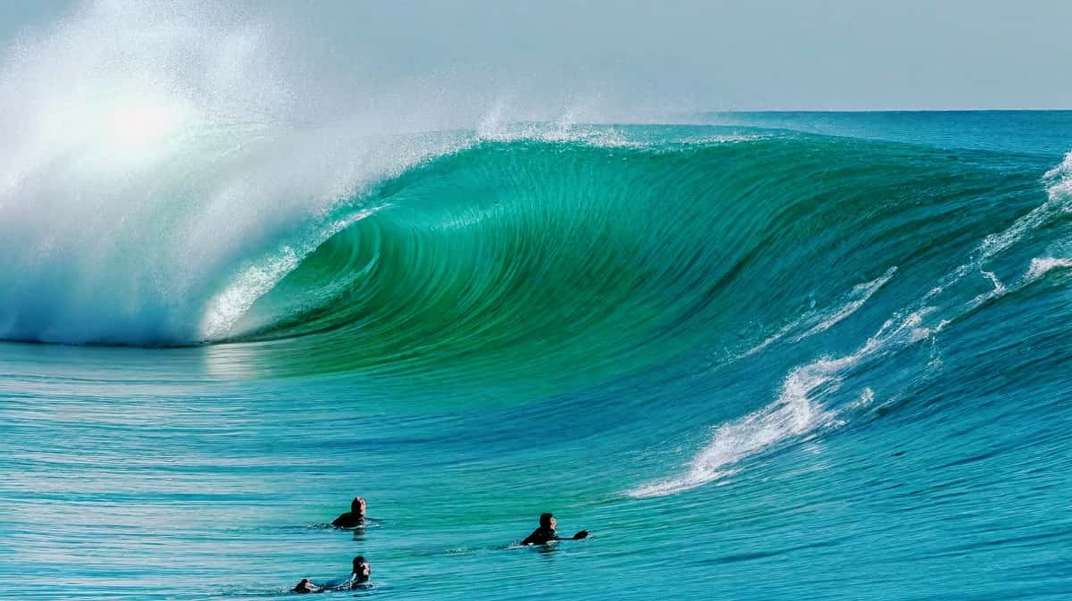 Teahupo’o, la vague sacrée : patrimoine polynésien, défi mondial et enjeux des JO 2024