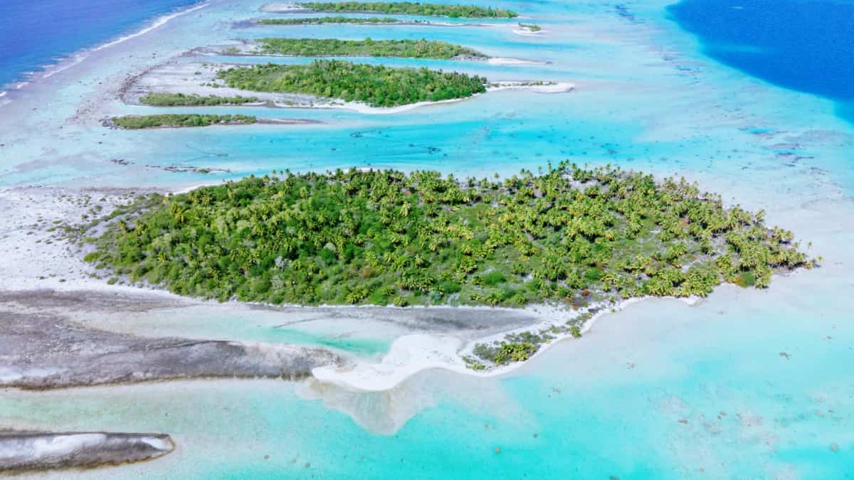 Atolls en danger : 240 jours d’isolement scientifique avec Matthieu Juncker aux Tuamotu
