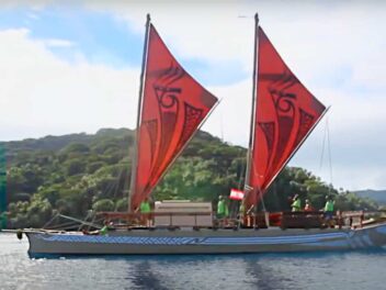 La pirogue double Hōkūleʻa a pris la mer ce 3 juin : cap sur la Polynésie pour un voyage historique