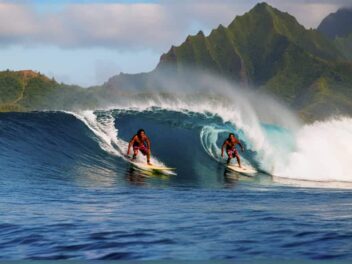 À Papara, les anciens du surf prouvent que la passion n’a pas d’âge