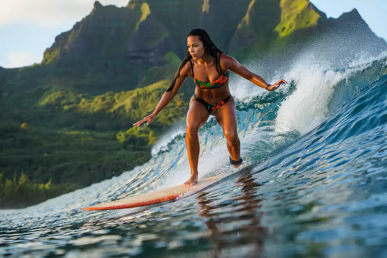Les femmes et le surf à Tahiti, une révolution en marche